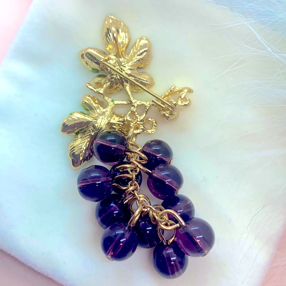 Rhinestone Beads Grape Brooch - Picture 2 of 3